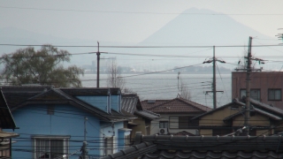 窓から見た琵琶湖（3月15日8時頃）