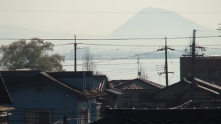 窓から見た琵琶湖（3月29日8時頃）