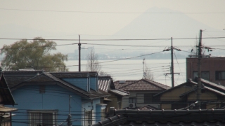 窓から見た琵琶湖（3月30日9時頃）