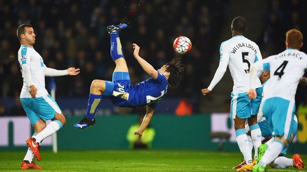Okazakis stunning overhead kick sinks Newcastle and sends Leicester five points clear