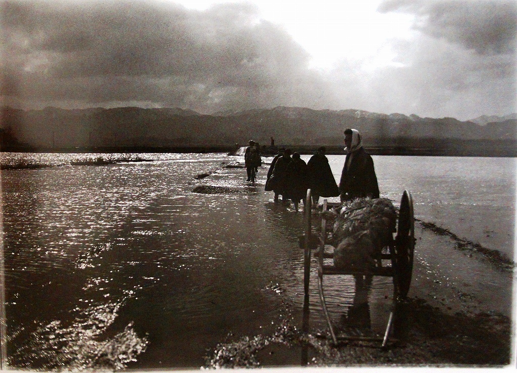 「佐渡万華鏡」84　昭和17年　国府川が昭和17年7月に氾濫して、大洪水が皆川を襲
