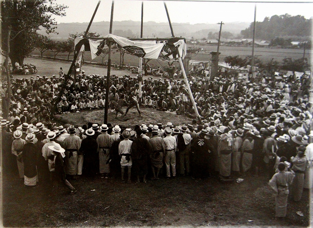 「佐渡万華鏡」 186　昭和初期　娯楽の少なかった時代に、お宮の空地で催される相撲大会は