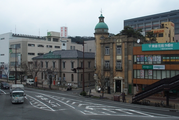 下関南部町郵便局と旧秋田商会ビル